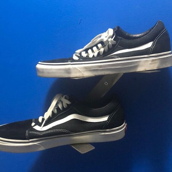 Van on the walls  - Picture 2 of 6